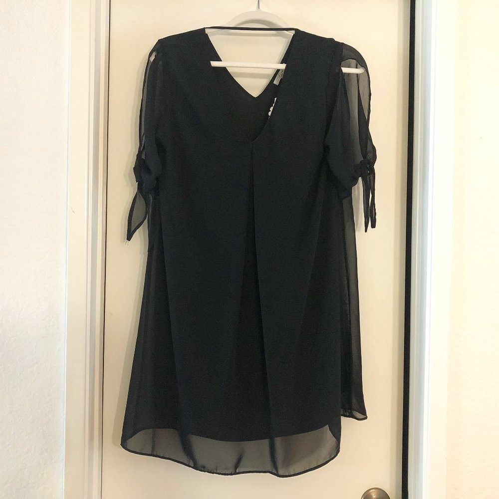 🌟LAST CALL! Women's Blouse (Small)